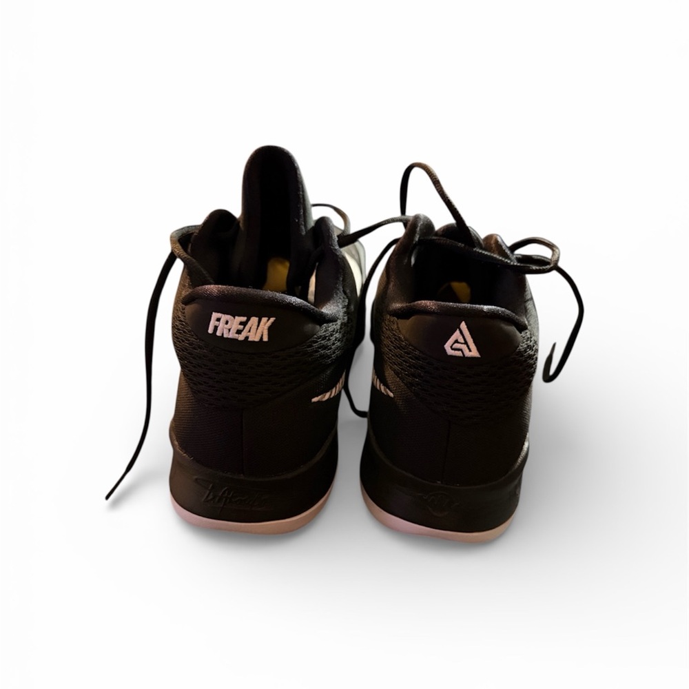 Nike Zoom Freak 4TB Team Giannis Basketball Shoes